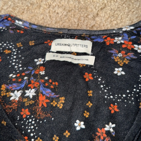 Urban Outfitters Black and Orange Ruched Cropped Blouse - Picture 5 of 6